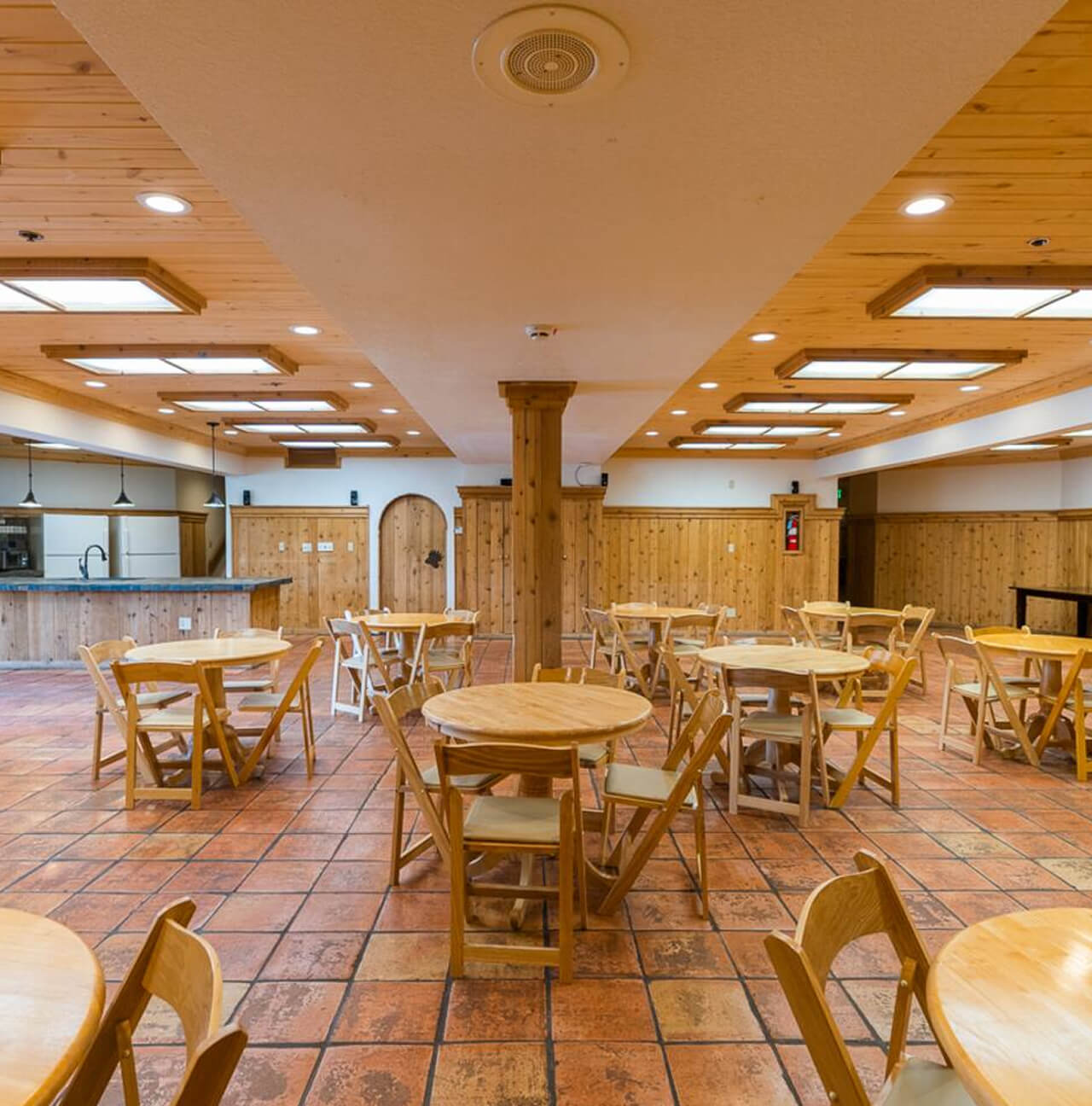 The dining hall at Black Diamond Lodge
